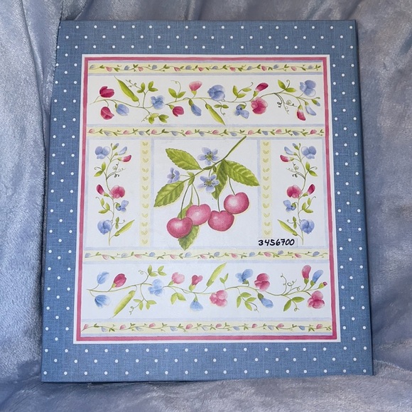 Cherry theme new cookbook with dividers & cooking tips - Picture 8 of 10